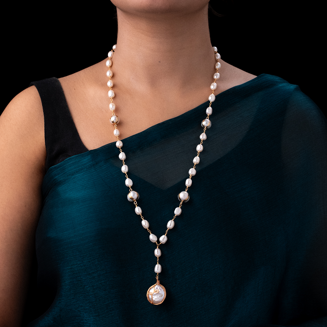 Pear Locket Pearl Necklace with Mother Pearl Locket